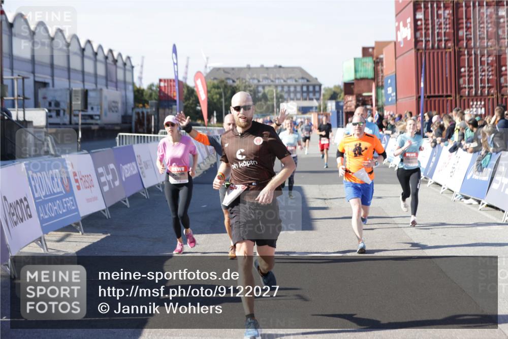 03.10.2025 - Köhlbrandbrückenlauf Jannik Wohlers http://msf.ph/oto/9122027 03.10.2025 13:04:58 Ziel 4061, 4175, 4217, 4240, 4449, 4751, 5670, 5785, 5849, 5951, 5952, 6268, 6561, 6716 meine-sportfotos.de