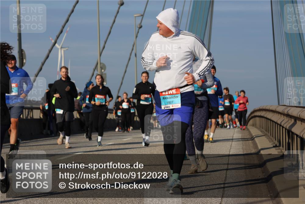 03.10.2025 - Köhlbrandbrückenlauf Strokosch-Dieckow http://msf.ph/oto/9122028 03.10.2025 09:58:30 Position 2 1927, 729 meine-sportfotos.de