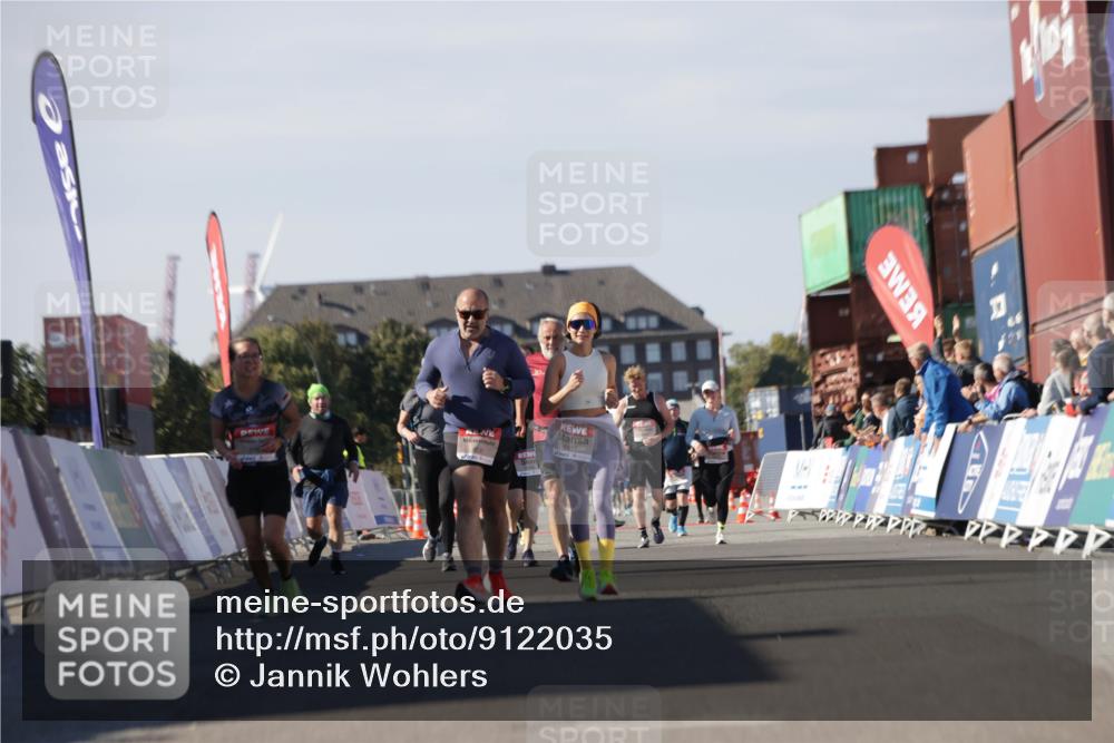 03.10.2025 - Köhlbrandbrückenlauf Jannik Wohlers http://msf.ph/oto/9122035 03.10.2025 13:39:08 Ziel  meine-sportfotos.de