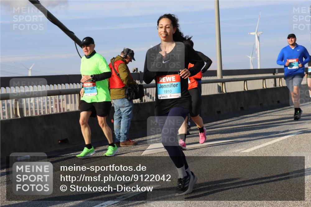 03.10.2025 - Köhlbrandbrückenlauf Strokosch-Dieckow http://msf.ph/oto/9122042 03.10.2025 09:58:32 Position 2 2525, 1910 meine-sportfotos.de