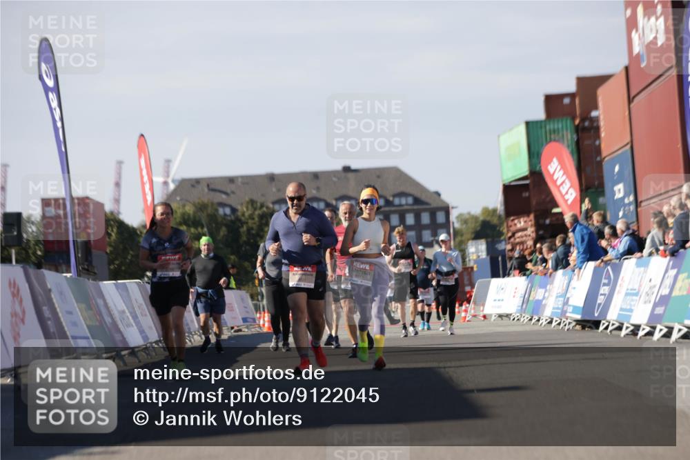 03.10.2025 - Köhlbrandbrückenlauf Jannik Wohlers http://msf.ph/oto/9122045 03.10.2025 13:39:08 Ziel  meine-sportfotos.de