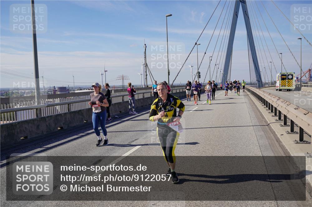 03.10.2025 - Köhlbrandbrückenlauf Michael Burmester http://msf.ph/oto/9122057 03.10.2025 13:03:54 Position 2  meine-sportfotos.de