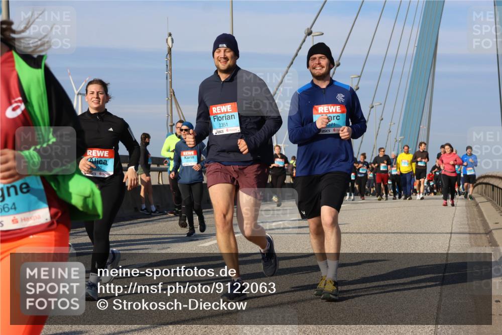 03.10.2025 - Köhlbrandbrückenlauf Strokosch-Dieckow http://msf.ph/oto/9122063 03.10.2025 09:58:37 Position 2 564, 2351, 371 meine-sportfotos.de