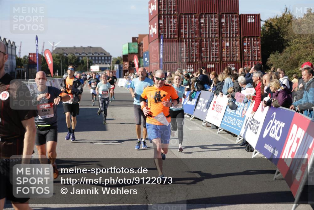 03.10.2025 - Köhlbrandbrückenlauf Jannik Wohlers http://msf.ph/oto/9122073 03.10.2025 13:05:00 Ziel 4175, 4217, 4240, 4751, 5670, 5785, 5951, 5952, 6561, 6719 meine-sportfotos.de