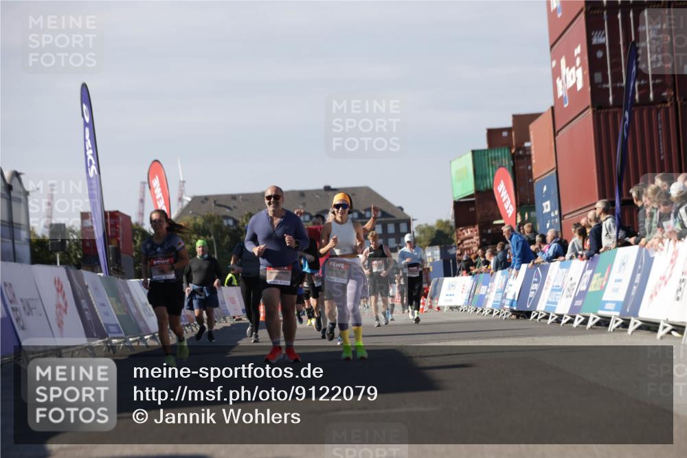 03.10.2025 - Köhlbrandbrückenlauf Jannik Wohlers http://msf.ph/oto/9122079 03.10.2025 13:39:10 Ziel 4531, 5111 meine-sportfotos.de