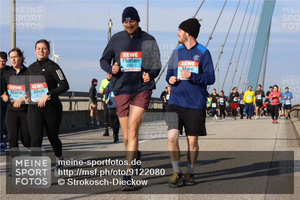 03.10.2025 - Köhlbrandbrückenlauf Strokosch-Dieckow http://msf.ph/oto/9122080 03.10.2025 09:58:37 Position 2 2162, 2237, 2351 meine-sportfotos.de