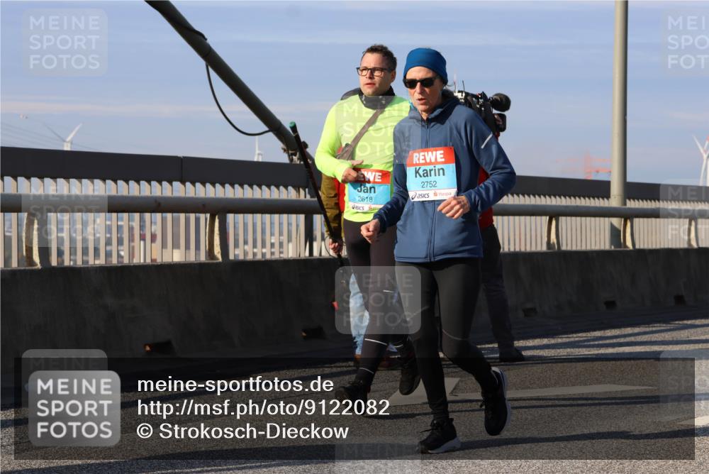 03.10.2025 - Köhlbrandbrückenlauf Strokosch-Dieckow http://msf.ph/oto/9122082 03.10.2025 09:58:41 Position 2 2618, 2752 meine-sportfotos.de