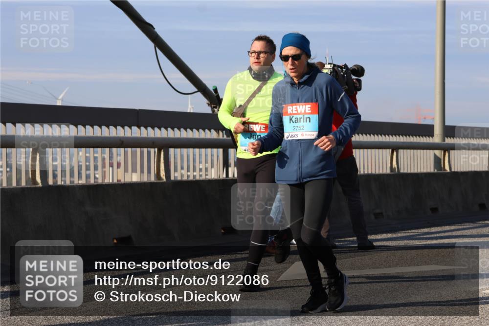 03.10.2025 - Köhlbrandbrückenlauf Strokosch-Dieckow http://msf.ph/oto/9122086 03.10.2025 09:58:41 Position 2 2752 meine-sportfotos.de