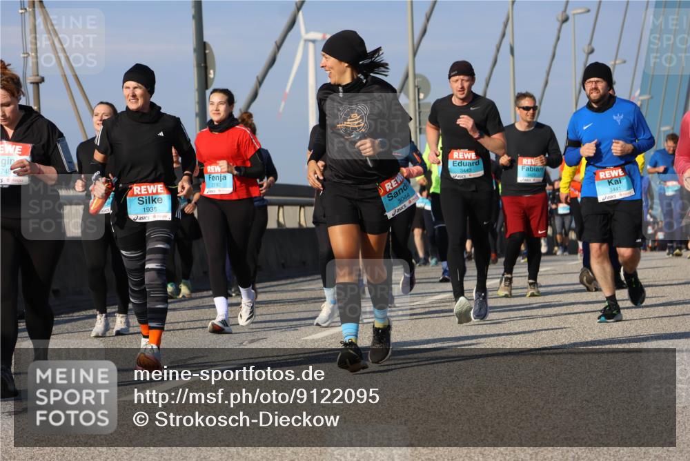 03.10.2025 - Köhlbrandbrückenlauf Strokosch-Dieckow http://msf.ph/oto/9122095 03.10.2025 09:58:44 Position 2 748, 1935, 2192, 3044, 3443, 3429, 3441 meine-sportfotos.de