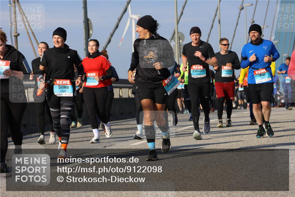 03.10.2025 - Köhlbrandbrückenlauf Strokosch-Dieckow http://msf.ph/oto/9122098 03.10.2025 09:58:44 Position 2 1935, 2192, 3044, 3443, 3441 meine-sportfotos.de