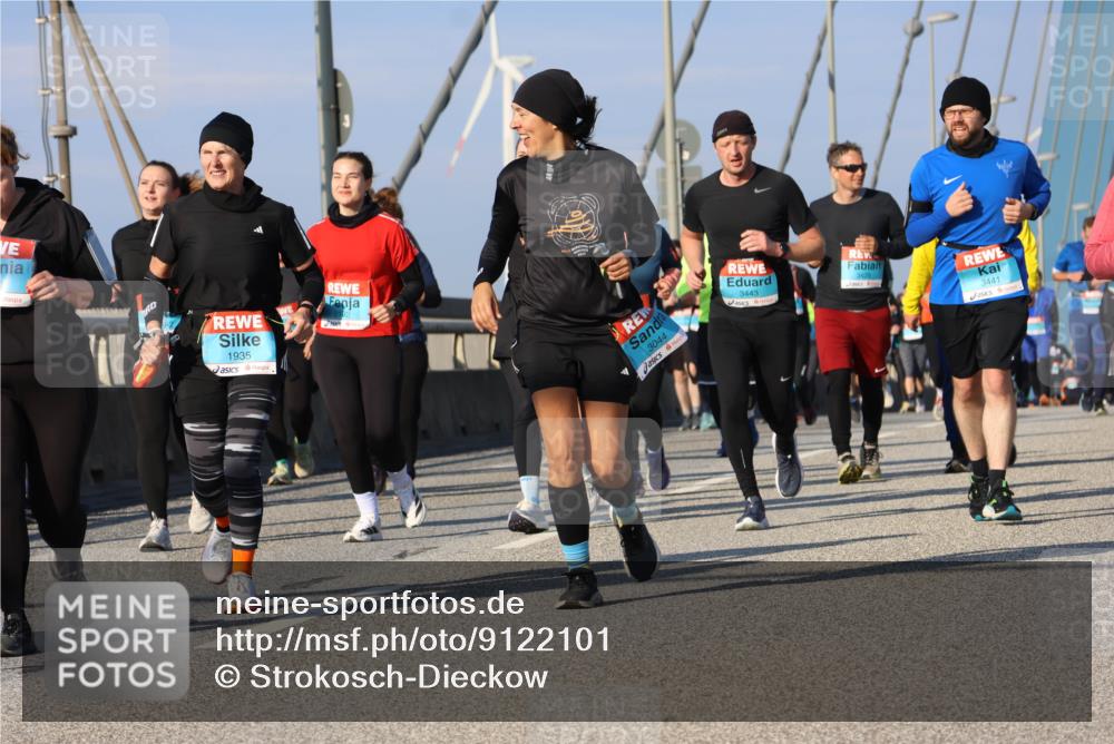 03.10.2025 - Köhlbrandbrückenlauf Strokosch-Dieckow http://msf.ph/oto/9122101 03.10.2025 09:58:44 Position 2 1935, 3044, 3443, 3429, 3441 meine-sportfotos.de