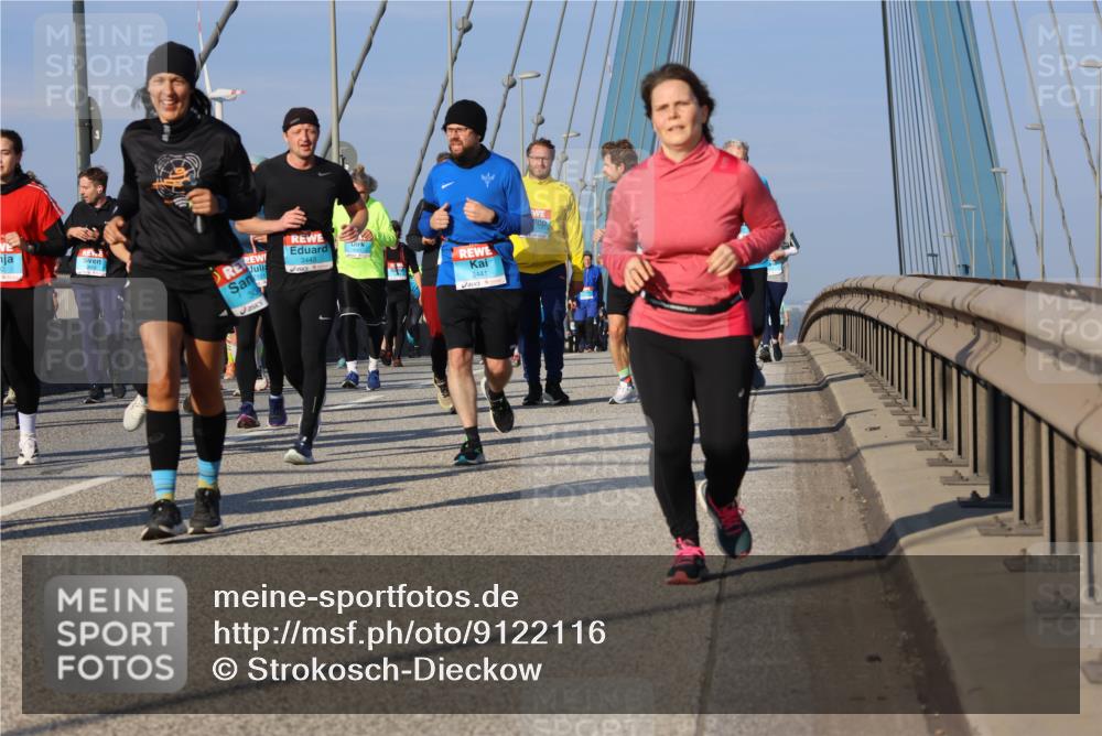 03.10.2025 - Köhlbrandbrückenlauf Strokosch-Dieckow http://msf.ph/oto/9122116 03.10.2025 09:58:45 Position 2 2659, 3443, 3441 meine-sportfotos.de