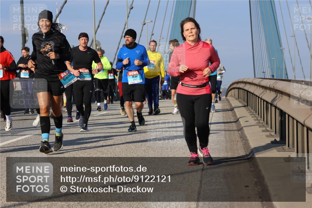 03.10.2025 - Köhlbrandbrückenlauf Strokosch-Dieckow http://msf.ph/oto/9122121 03.10.2025 09:58:45 Position 2 3044, 3441 meine-sportfotos.de