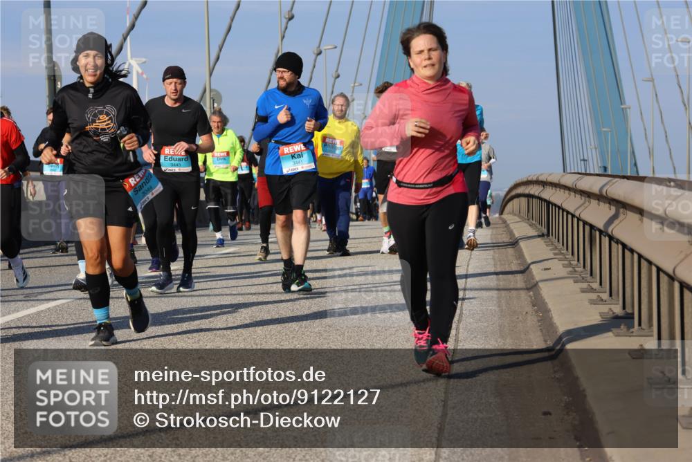 03.10.2025 - Köhlbrandbrückenlauf Strokosch-Dieckow http://msf.ph/oto/9122127 03.10.2025 09:58:46 Position 2 3044, 3443, 3441 meine-sportfotos.de