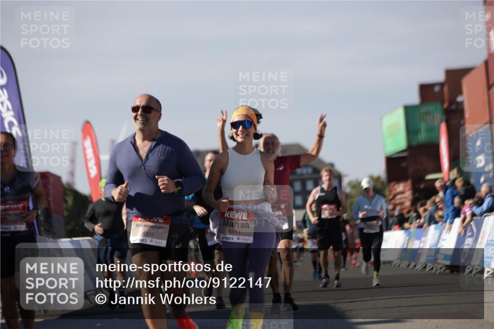 03.10.2025 - Köhlbrandbrückenlauf Jannik Wohlers http://msf.ph/oto/9122147 03.10.2025 13:39:13 Ziel 4531, 5111, 5766 meine-sportfotos.de