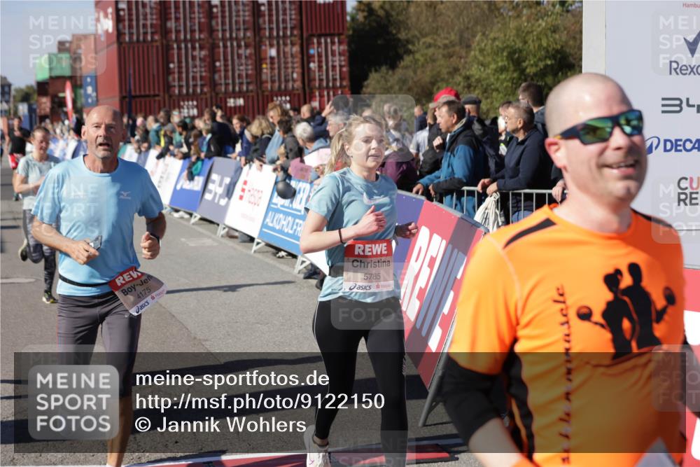 03.10.2025 - Köhlbrandbrückenlauf Jannik Wohlers http://msf.ph/oto/9122150 03.10.2025 13:05:02 Ziel 4098, 4175, 4217, 4240, 4256, 4751, 5670, 5785, 5951, 5952, 6561, 6719 meine-sportfotos.de