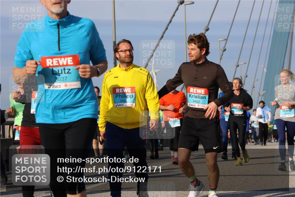 03.10.2025 - Köhlbrandbrückenlauf Strokosch-Dieckow http://msf.ph/oto/9122171 03.10.2025 09:58:54 Position 2 2037, 3451, 3452, 1824 meine-sportfotos.de