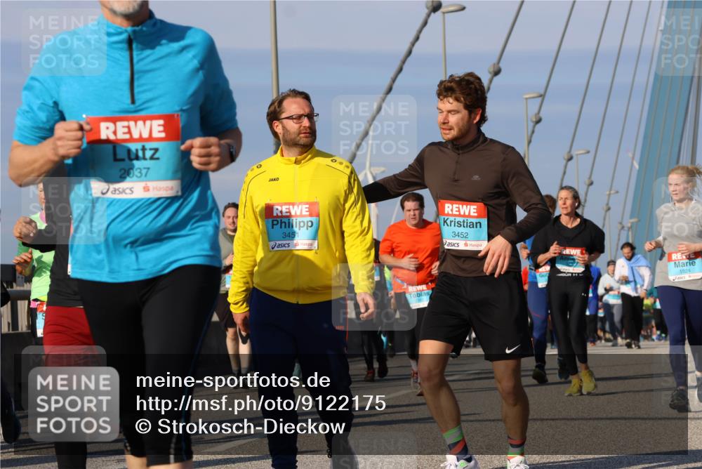 03.10.2025 - Köhlbrandbrückenlauf Strokosch-Dieckow http://msf.ph/oto/9122175 03.10.2025 09:58:54 Position 2 2037, 3451, 00, 3452, 1824 meine-sportfotos.de