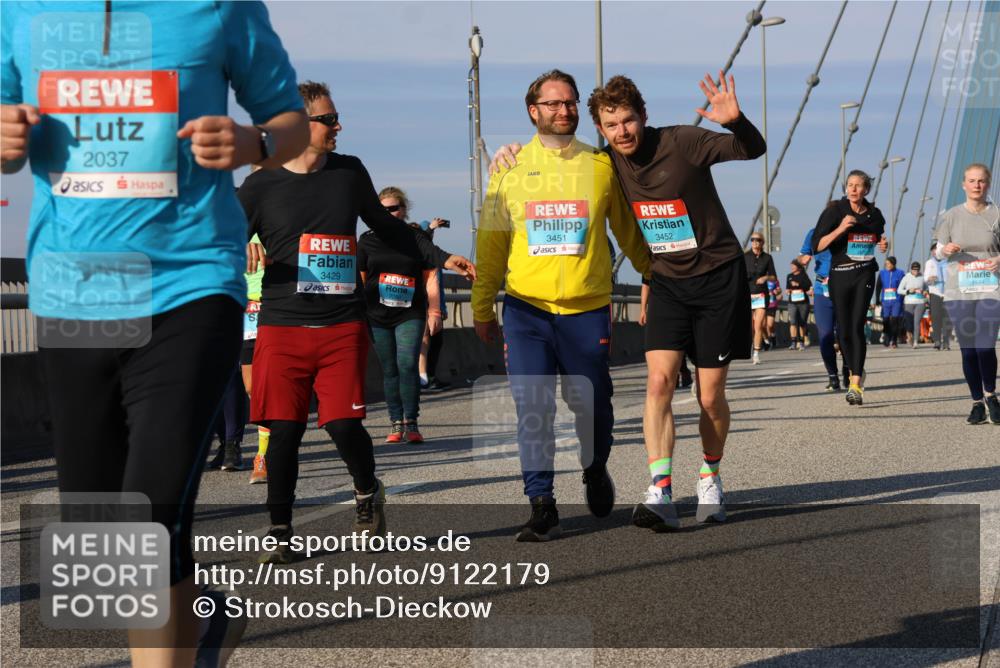 03.10.2025 - Köhlbrandbrückenlauf Strokosch-Dieckow http://msf.ph/oto/9122179 03.10.2025 09:58:55 Position 2 2037, 3429, 3451, 3452, 1824 meine-sportfotos.de