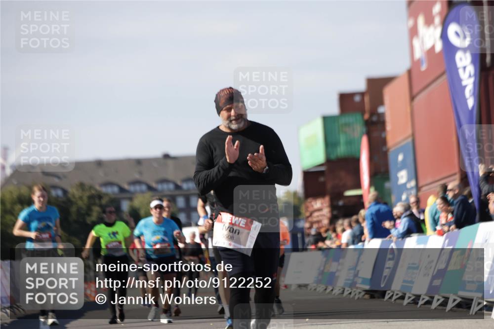 03.10.2025 - Köhlbrandbrückenlauf Jannik Wohlers http://msf.ph/oto/9122252 03.10.2025 13:39:43 Ziel 4621, 5176, 5508 meine-sportfotos.de