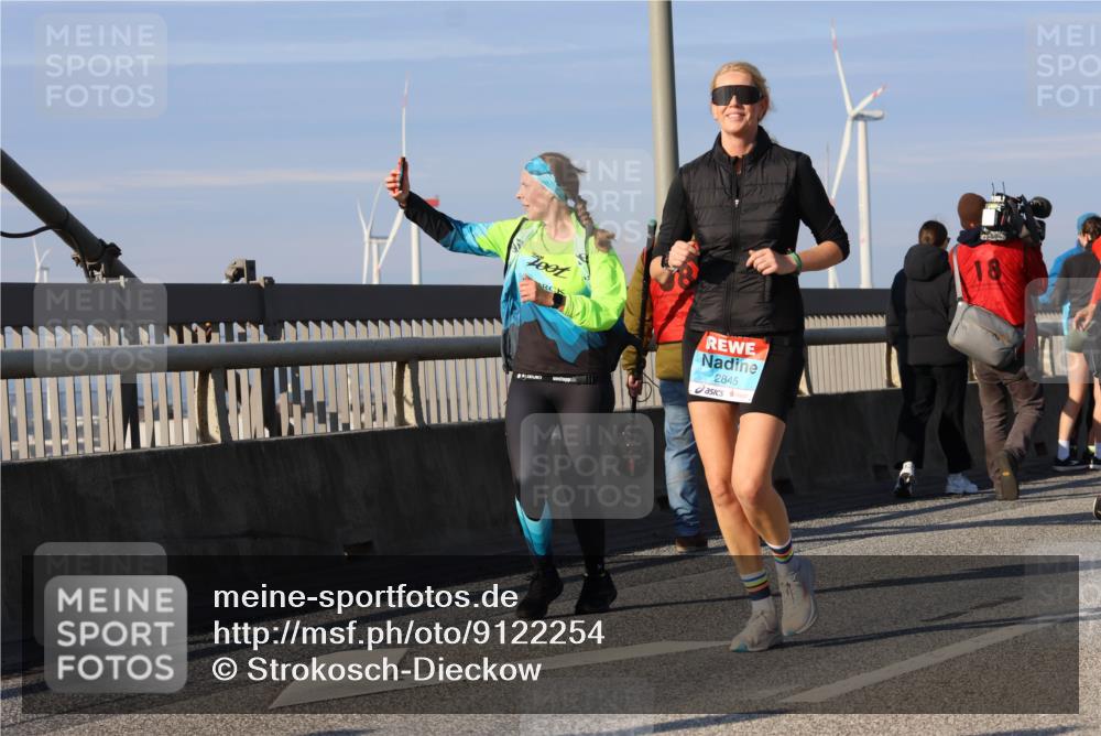 03.10.2025 - Köhlbrandbrückenlauf Strokosch-Dieckow http://msf.ph/oto/9122254 03.10.2025 09:59:05 Position 2 2845 meine-sportfotos.de