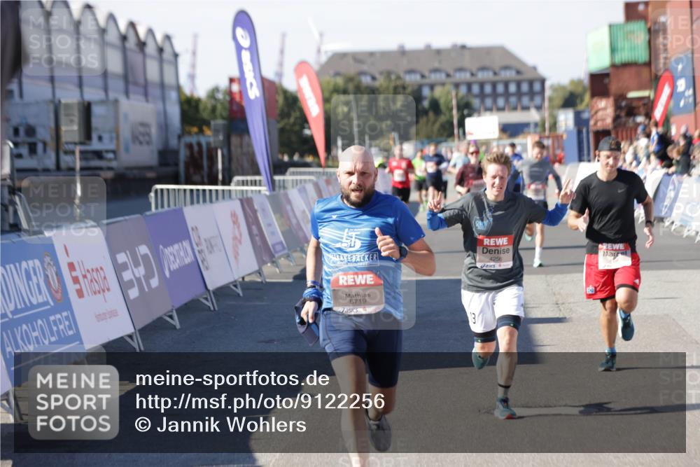 03.10.2025 - Köhlbrandbrückenlauf Jannik Wohlers http://msf.ph/oto/9122256 03.10.2025 13:05:05 Ziel 4098, 4175, 4217, 4240, 4256, 4490, 4585, 4751, 5670, 5785, 5951, 5952, 6561, 6719 meine-sportfotos.de