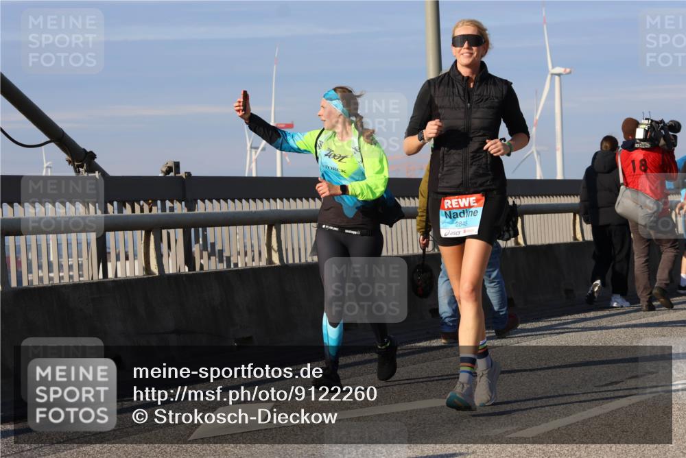 03.10.2025 - Köhlbrandbrückenlauf Strokosch-Dieckow http://msf.ph/oto/9122260 03.10.2025 09:59:05 Position 2 2845 meine-sportfotos.de