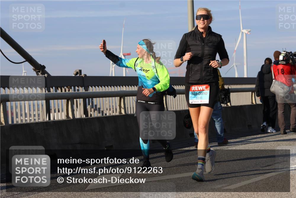 03.10.2025 - Köhlbrandbrückenlauf Strokosch-Dieckow http://msf.ph/oto/9122263 03.10.2025 09:59:05 Position 2 2845 meine-sportfotos.de