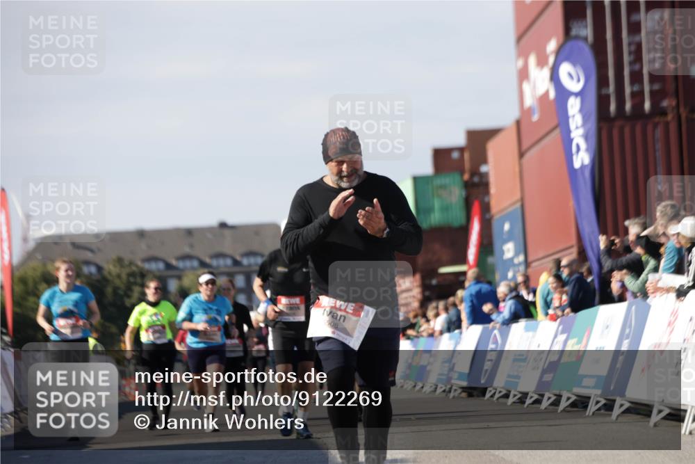 03.10.2025 - Köhlbrandbrückenlauf Jannik Wohlers http://msf.ph/oto/9122269 03.10.2025 13:39:43 Ziel 4621, 5176, 5508 meine-sportfotos.de
