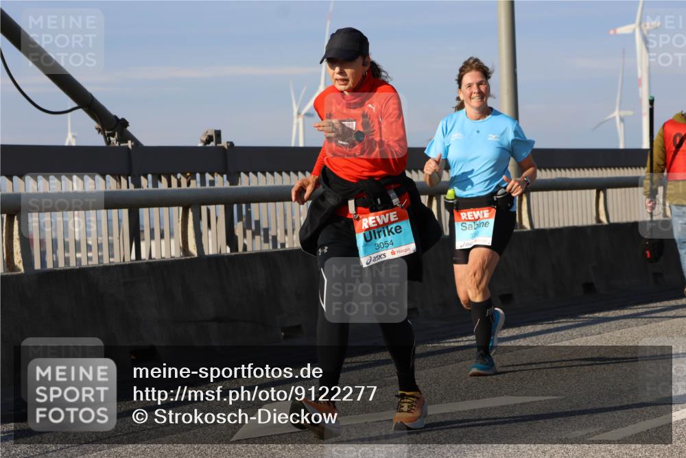 03.10.2025 - Köhlbrandbrückenlauf Strokosch-Dieckow http://msf.ph/oto/9122277 03.10.2025 09:59:08 Position 2 3054, 330 meine-sportfotos.de