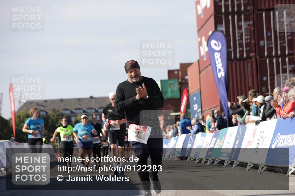 03.10.2025 - Köhlbrandbrückenlauf Jannik Wohlers http://msf.ph/oto/9122283 03.10.2025 13:39:44 Ziel 4621, 5176, 5508 meine-sportfotos.de