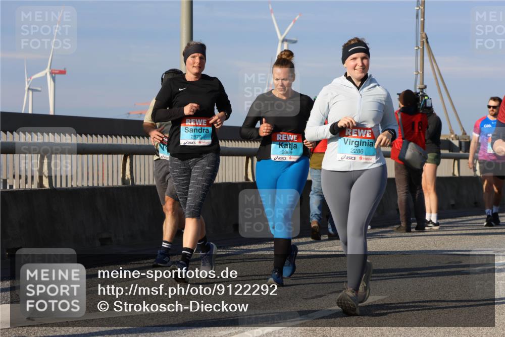 03.10.2025 - Köhlbrandbrückenlauf Strokosch-Dieckow http://msf.ph/oto/9122292 03.10.2025 09:59:10 Position 2 2870, 2869, 2286 meine-sportfotos.de