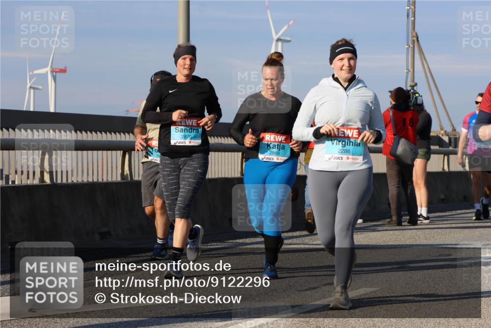 03.10.2025 - Köhlbrandbrückenlauf Strokosch-Dieckow http://msf.ph/oto/9122296 03.10.2025 09:59:10 Position 2 2870, 2869, 2286 meine-sportfotos.de