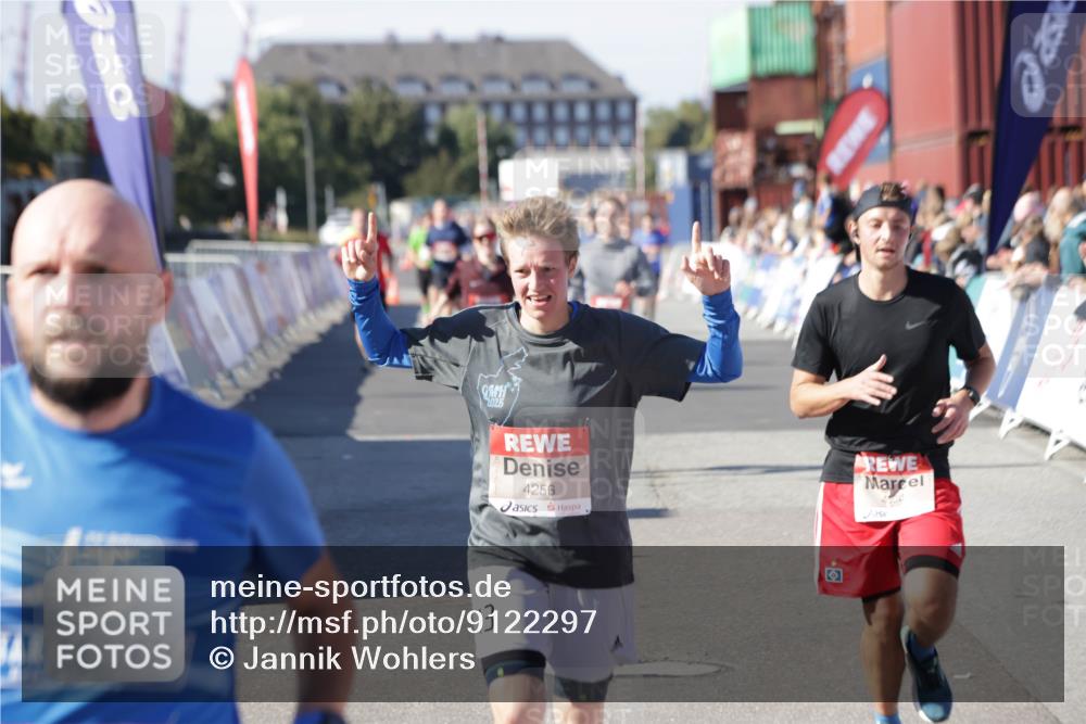 03.10.2025 - Köhlbrandbrückenlauf Jannik Wohlers http://msf.ph/oto/9122297 03.10.2025 13:05:07 Ziel 4098, 4175, 4217, 4256, 4490, 4585, 4751, 5670, 5785, 5951, 5952, 6561, 6719 meine-sportfotos.de