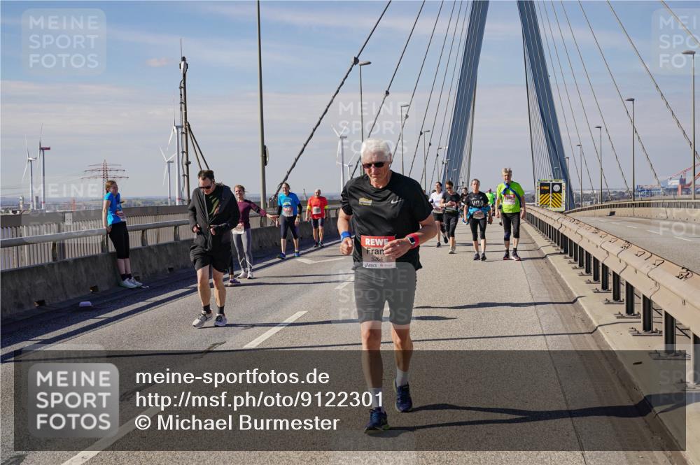 03.10.2025 - Köhlbrandbrückenlauf Michael Burmester http://msf.ph/oto/9122301 03.10.2025 13:04:12 Position 2 5264 meine-sportfotos.de