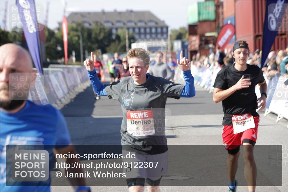 03.10.2025 - Köhlbrandbrückenlauf Jannik Wohlers http://msf.ph/oto/9122307 03.10.2025 13:05:07 Ziel 4098, 4175, 4217, 4256, 4490, 4585, 4751, 5670, 5785, 5951, 5952, 6561, 6719 meine-sportfotos.de