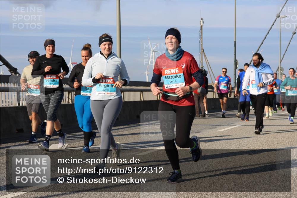 03.10.2025 - Köhlbrandbrückenlauf Strokosch-Dieckow http://msf.ph/oto/9122312 03.10.2025 09:59:11 Position 2 2870, 2869, 2286, 2614 meine-sportfotos.de