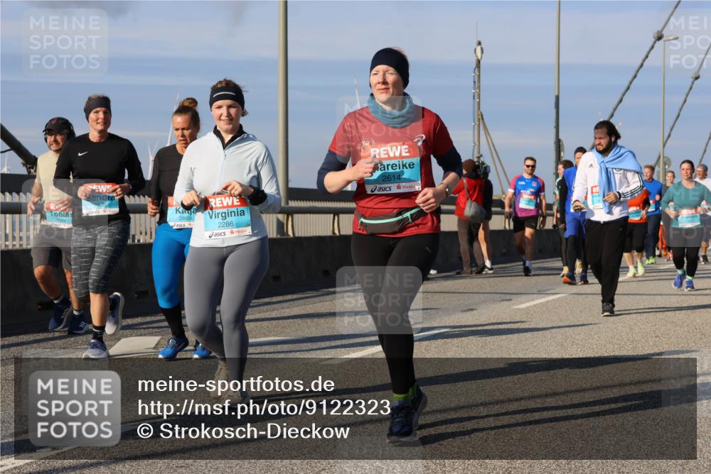 03.10.2025 - Köhlbrandbrückenlauf Strokosch-Dieckow http://msf.ph/oto/9122323 03.10.2025 09:59:12 Position 2 1004, 2870, 2869, 2286, 2614 meine-sportfotos.de