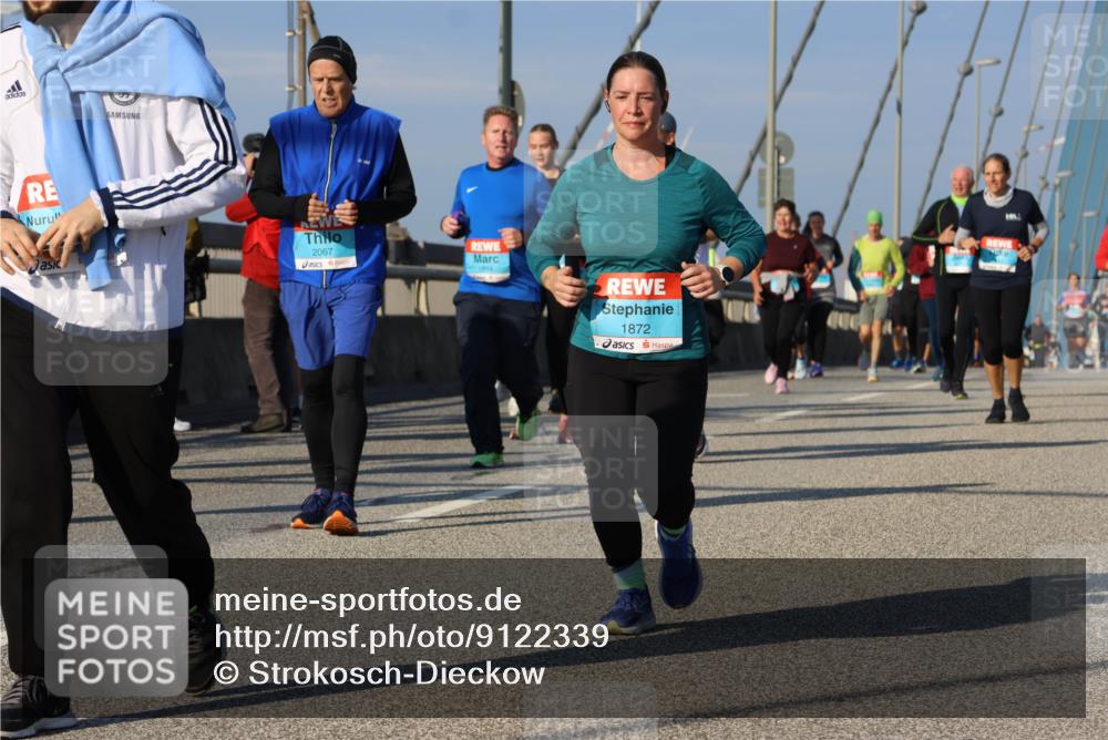 03.10.2025 - Köhlbrandbrückenlauf Strokosch-Dieckow http://msf.ph/oto/9122339 03.10.2025 09:59:15 Position 2 2067, 1814, 1872 meine-sportfotos.de
