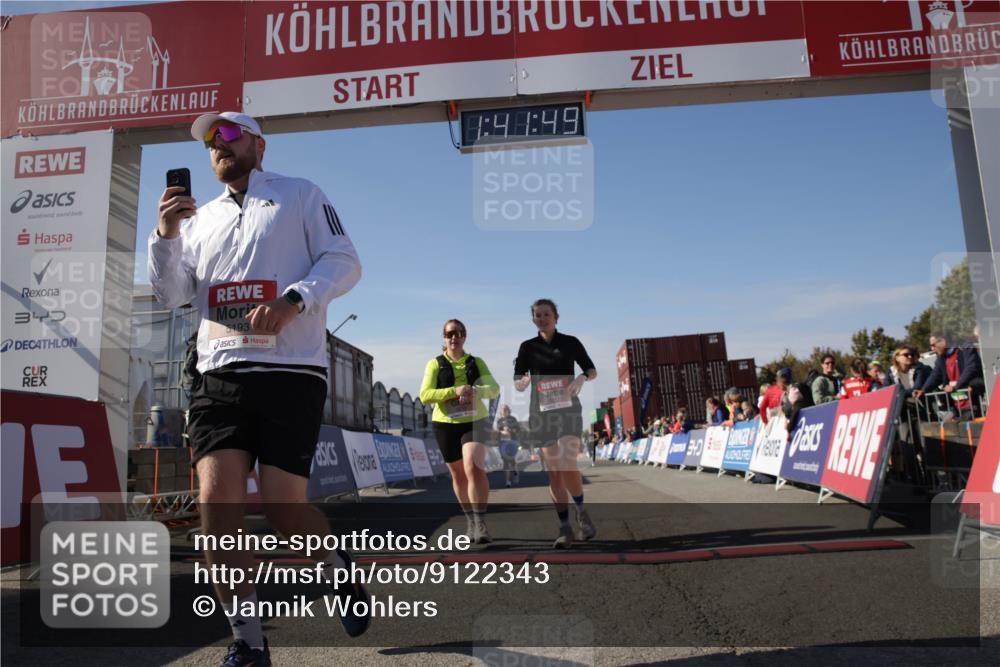 03.10.2025 - Köhlbrandbrückenlauf Jannik Wohlers http://msf.ph/oto/9122343 03.10.2025 13:41:50 Ziel 5193, 5232, 5250, 5257, 5315 meine-sportfotos.de