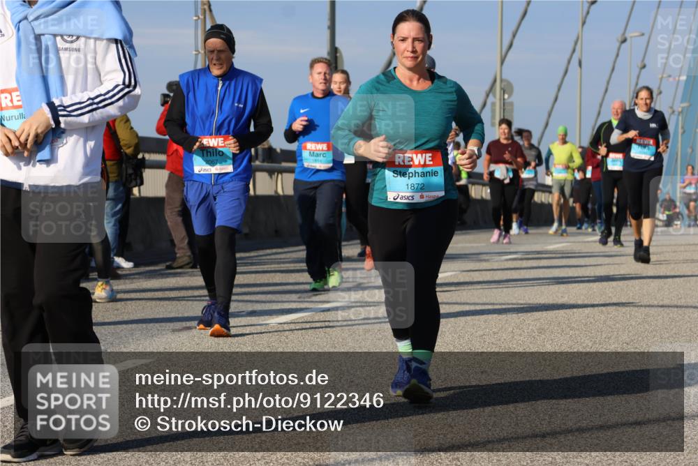 03.10.2025 - Köhlbrandbrückenlauf Strokosch-Dieckow http://msf.ph/oto/9122346 03.10.2025 09:59:15 Position 2 2067, 1814, 1872 meine-sportfotos.de