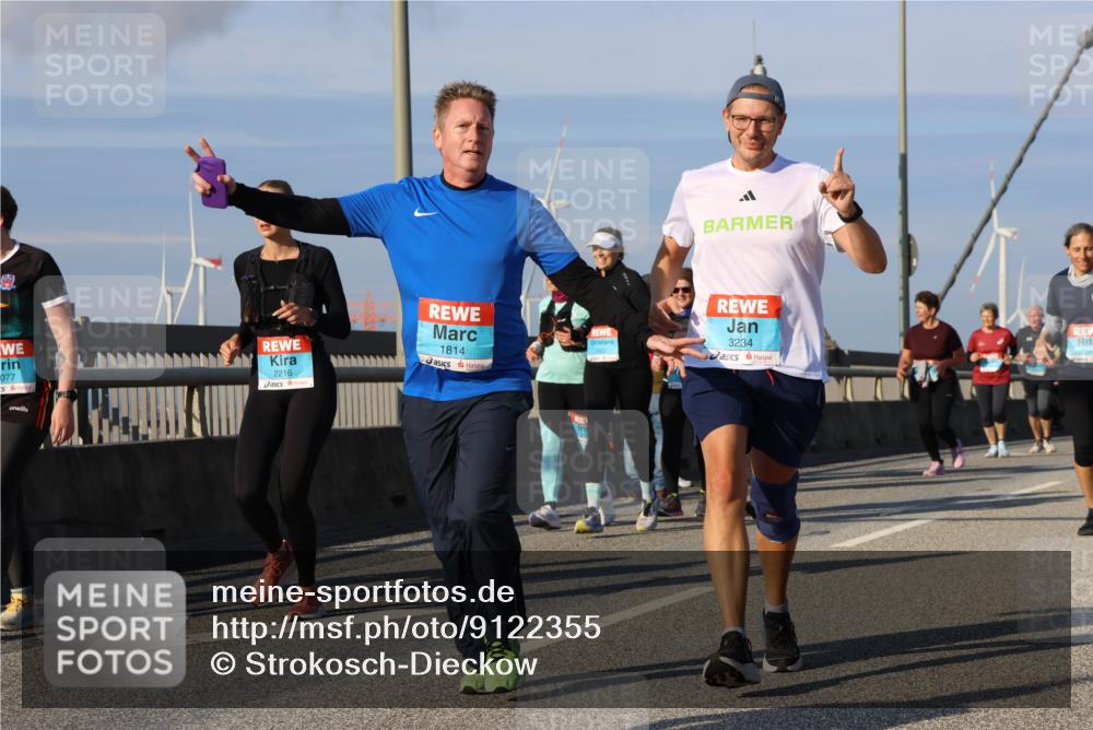 03.10.2025 - Köhlbrandbrückenlauf Strokosch-Dieckow http://msf.ph/oto/9122355 03.10.2025 09:59:19 Position 2 077, 2216, 1814, 3234, 3142 meine-sportfotos.de