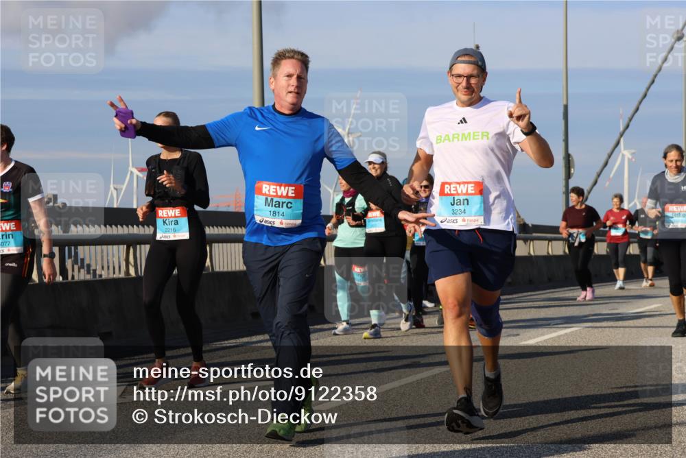 03.10.2025 - Köhlbrandbrückenlauf Strokosch-Dieckow http://msf.ph/oto/9122358 03.10.2025 09:59:19 Position 2 077, 2216, 1814, 3234, 3142 meine-sportfotos.de