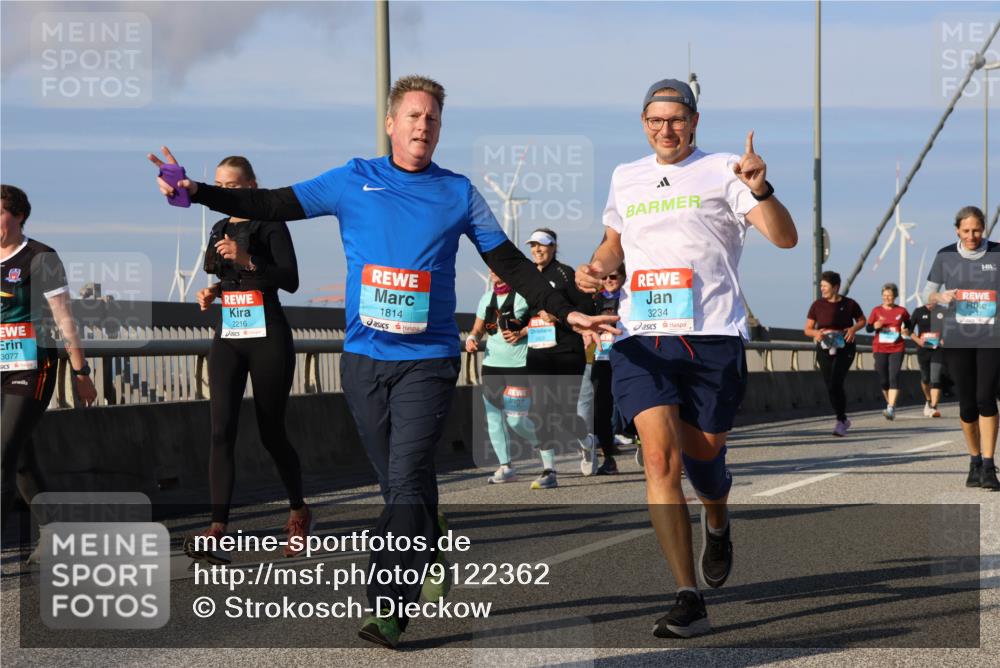 03.10.2025 - Köhlbrandbrückenlauf Strokosch-Dieckow http://msf.ph/oto/9122362 03.10.2025 09:59:20 Position 2 3077, 2216, 1814, 3234 meine-sportfotos.de