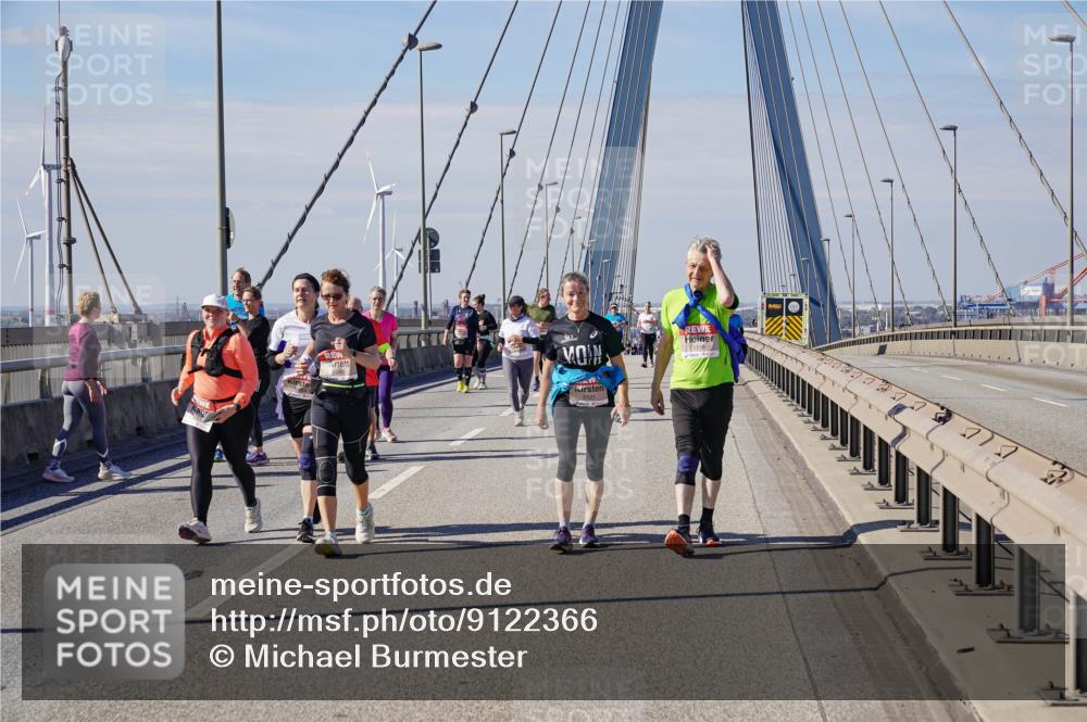 03.10.2025 - Köhlbrandbrückenlauf Michael Burmester http://msf.ph/oto/9122366 03.10.2025 13:04:18 Position 2 5116, 5121 meine-sportfotos.de