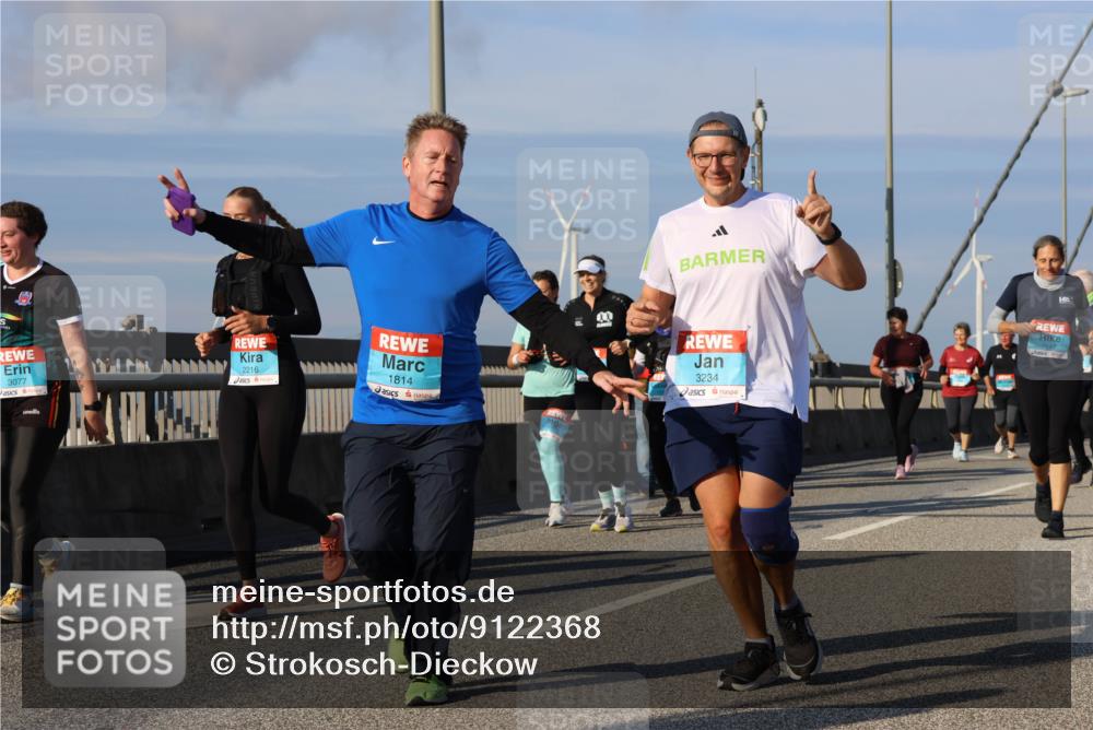 03.10.2025 - Köhlbrandbrückenlauf Strokosch-Dieckow http://msf.ph/oto/9122368 03.10.2025 09:59:20 Position 2 3077, 2216, 1814, 3234 meine-sportfotos.de