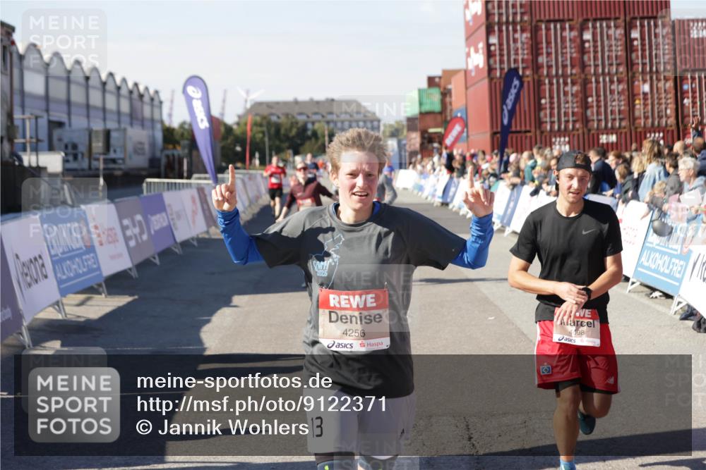 03.10.2025 - Köhlbrandbrückenlauf Jannik Wohlers http://msf.ph/oto/9122371 03.10.2025 13:05:08 Ziel 4098, 4175, 4217, 4256, 4490, 4585, 4751, 5670, 5785, 5951, 5952, 6561, 6719 meine-sportfotos.de