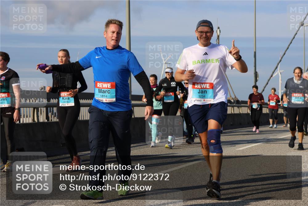 03.10.2025 - Köhlbrandbrückenlauf Strokosch-Dieckow http://msf.ph/oto/9122372 03.10.2025 09:59:20 Position 2 3077, 2216, 1814, 3234 meine-sportfotos.de
