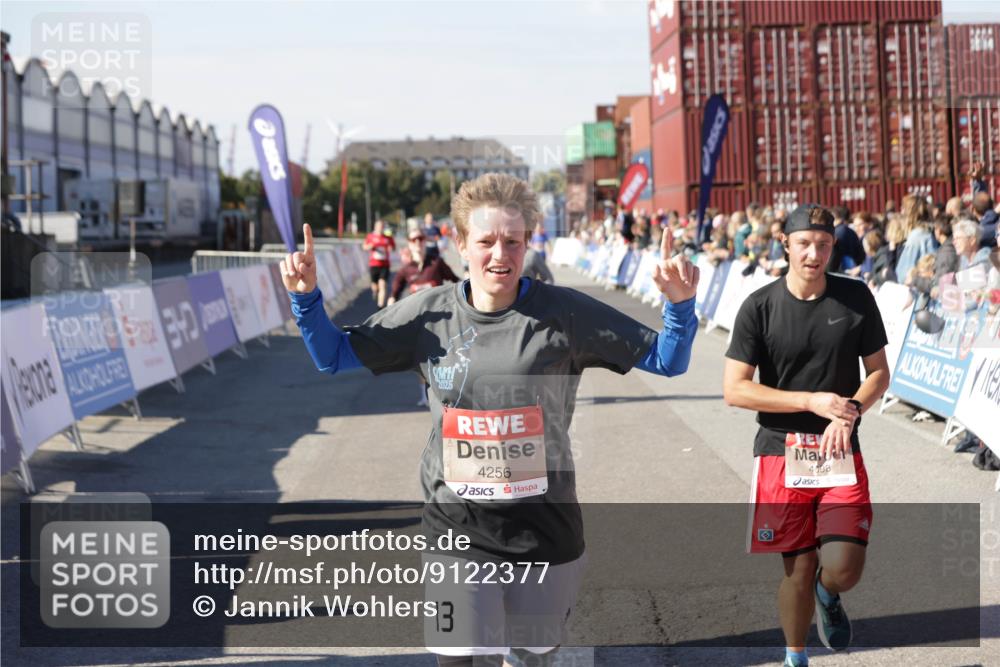 03.10.2025 - Köhlbrandbrückenlauf Jannik Wohlers http://msf.ph/oto/9122377 03.10.2025 13:05:08 Ziel 4098, 4175, 4217, 4256, 4490, 4585, 4751, 5670, 5785, 5951, 5952, 6561, 6719 meine-sportfotos.de