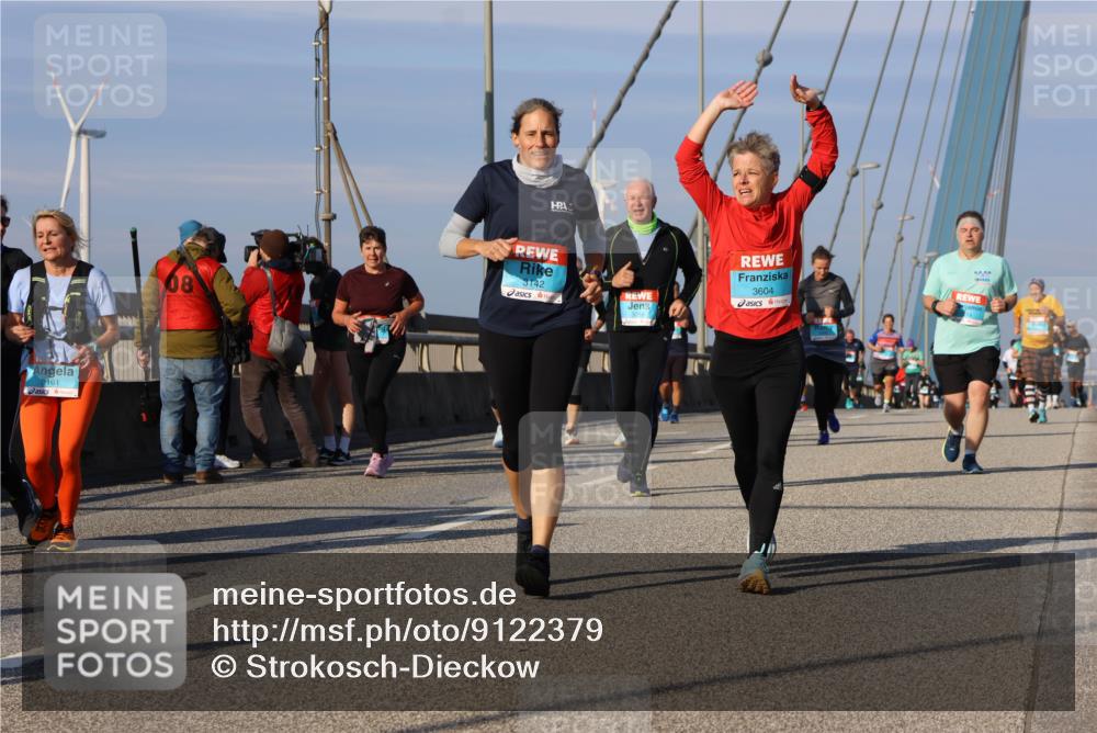 03.10.2025 - Köhlbrandbrückenlauf Strokosch-Dieckow http://msf.ph/oto/9122379 03.10.2025 09:59:21 Position 2 3161, 3142, 08, 3604, 50, 00 meine-sportfotos.de